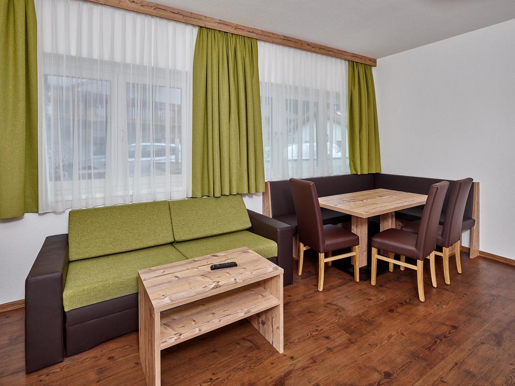 A Casa Saphir Appartement-Hotel Solden Bagian luar foto