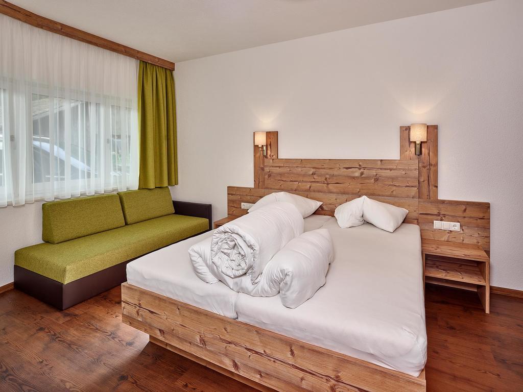 A Casa Saphir Appartement-Hotel Solden Bagian luar foto