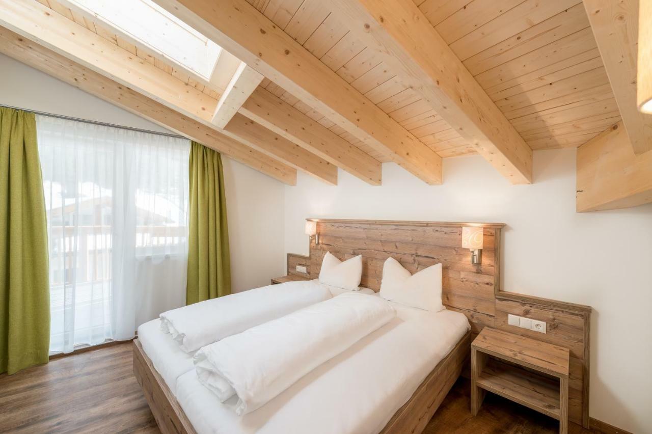 A Casa Saphir Appartement-Hotel Solden Bagian luar foto